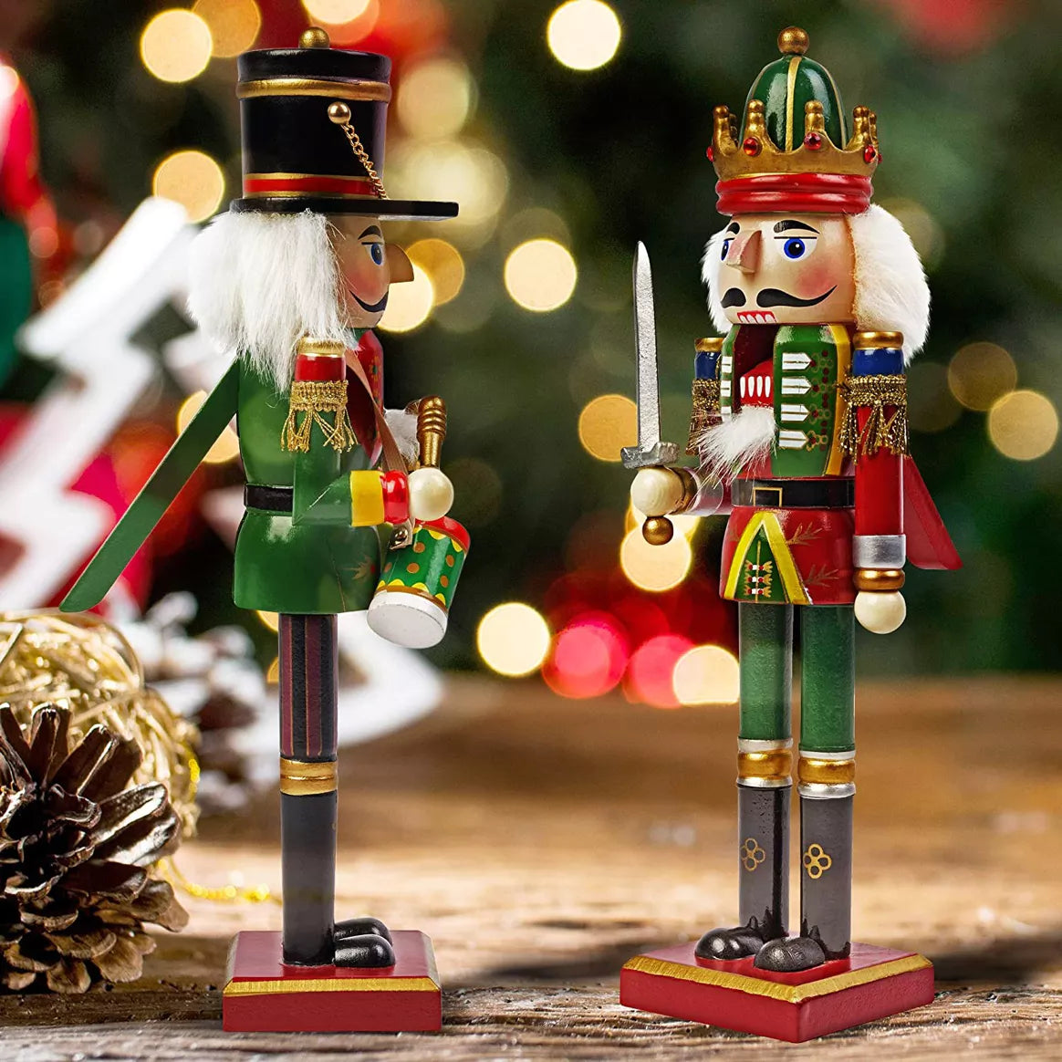 The Twiddlers Festliche Nussknacker - aus Holz (30 cm)