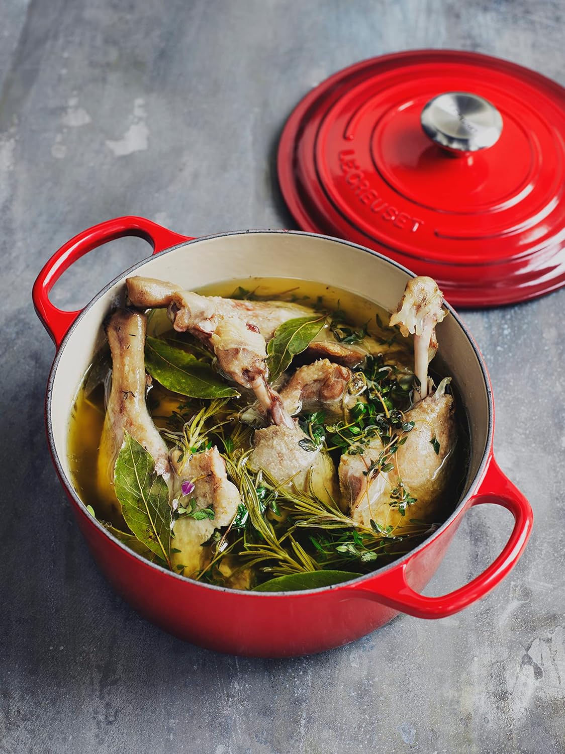 Le Creuset Signature Gusseisen-Bräter Ø 28 cm – Kirschrot