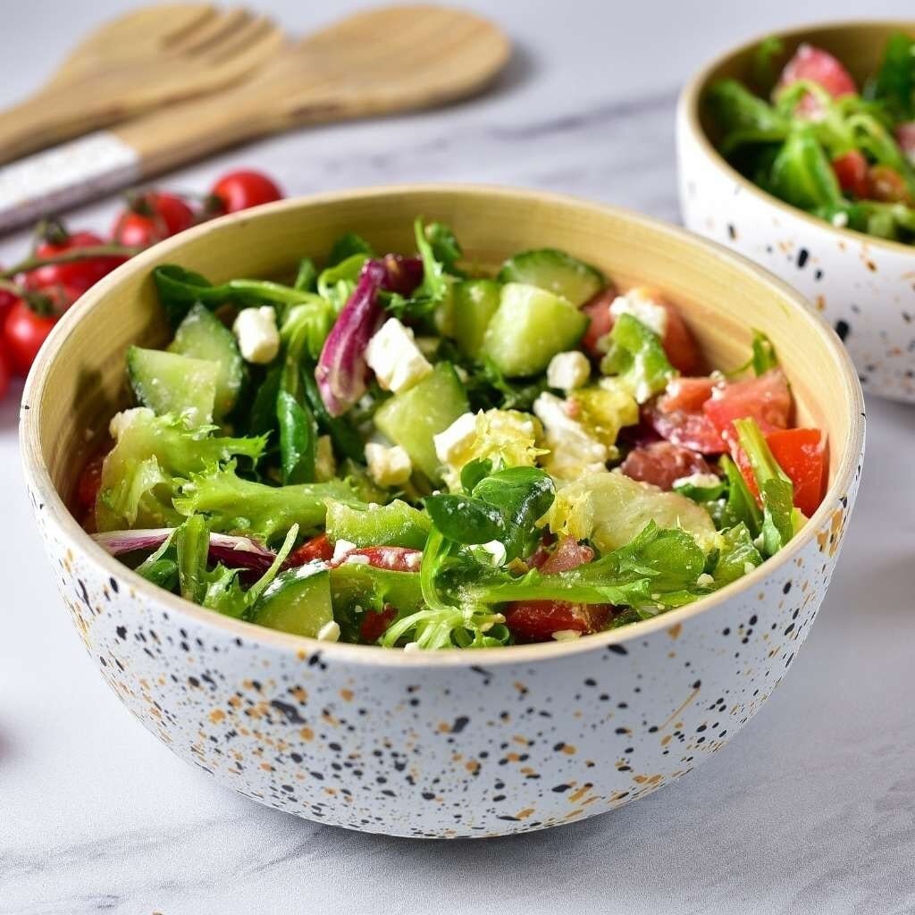 whb-superb Servierschüssel aus Bambus mit Terrazzo-Muster, 18 cm, gefüllt mit Salat