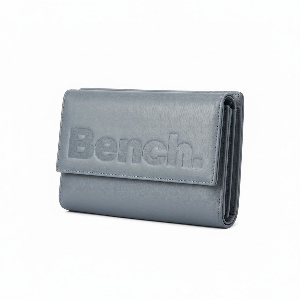 whb-superb Bench Wonder Geldbörse aus rauchblauem Leder mit geprägtem Logo und großem Format