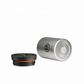 whb-superb 24BOTTLES Travel Tumbler aus silbernem Edelstahl mit schwarzem Deckel, liegend auf weißem Hintergrund