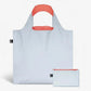 whb-superb Einkaufstasche aus recyceltem Taffeta in Hellgrau mit neonorangen Henkeln, faltbar und reflektierend.