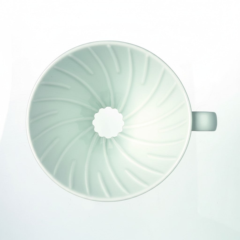 whb-superb HARIO V60 02 Keramik Kaffeefilter in Weiß mit spiralförmigen Rillen für die manuelle Kaffeezubereitung