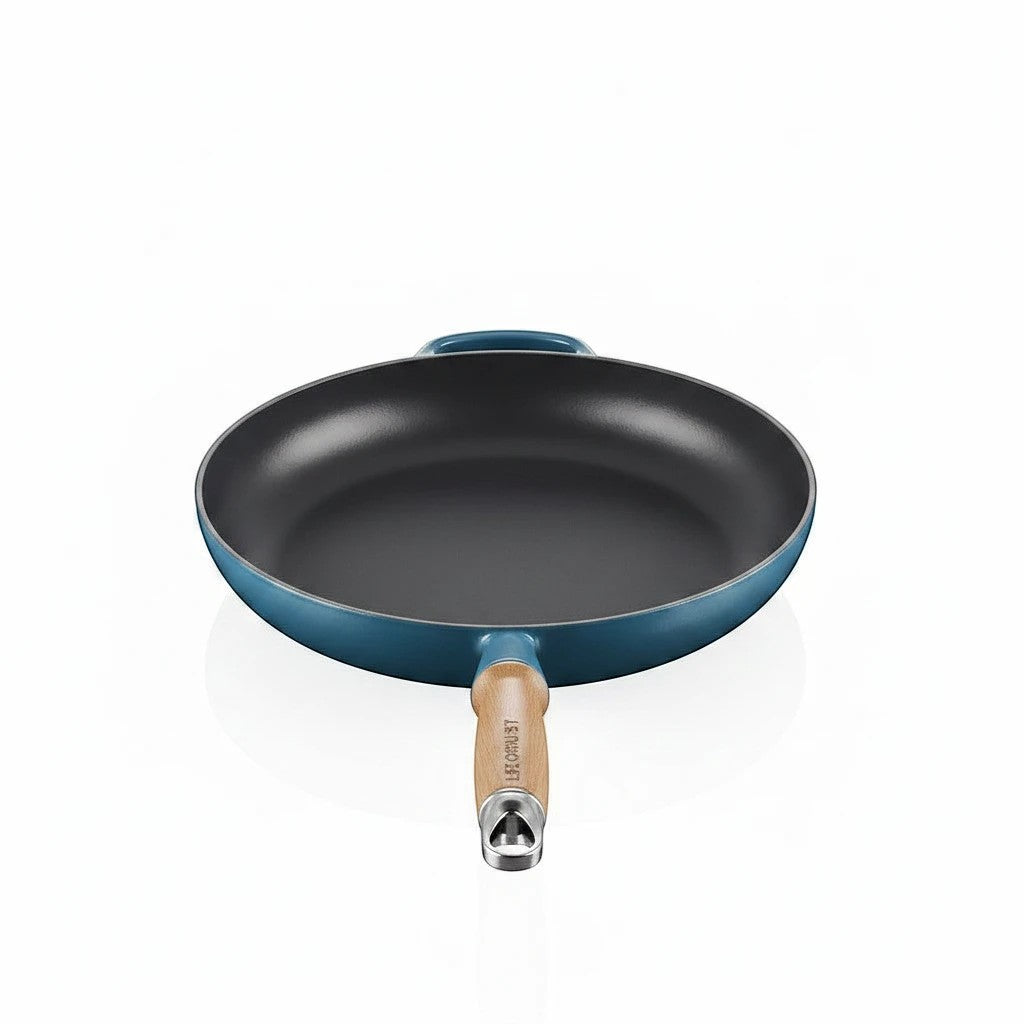Le Creuset Signature Gusseisen Bratpfanne 28 cm in Deep Teal mit Holzgriff von whb-superb