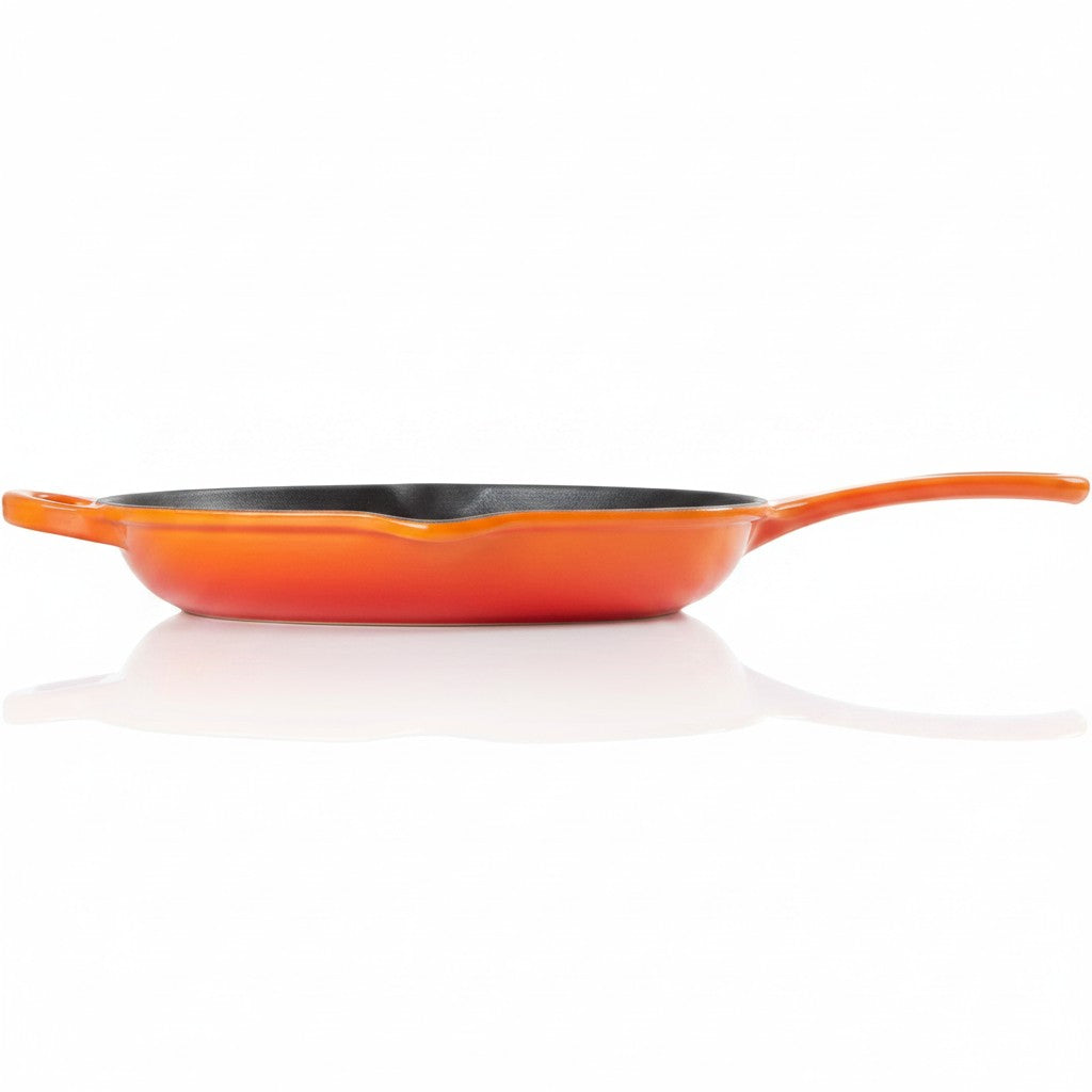 whb-superb Le Creuset Gusseisen-Grillpfanne in Ofenrot, quadratisch, 26 cm, für Induktion und Backofen geeignet.