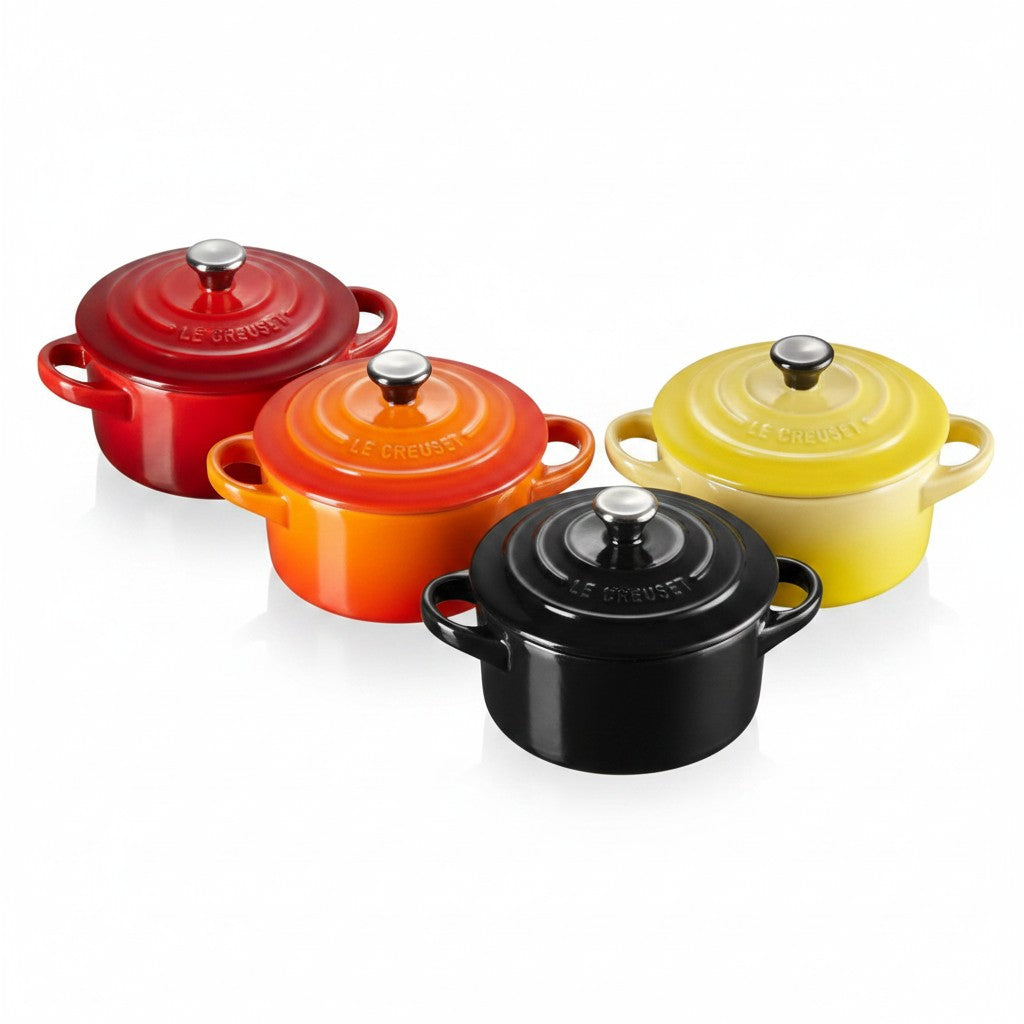 whb-superb Le Creuset Mini-Cocotte Set aus emailliertem Gusseisen in Rot, Orange, Gelb und Schwarz