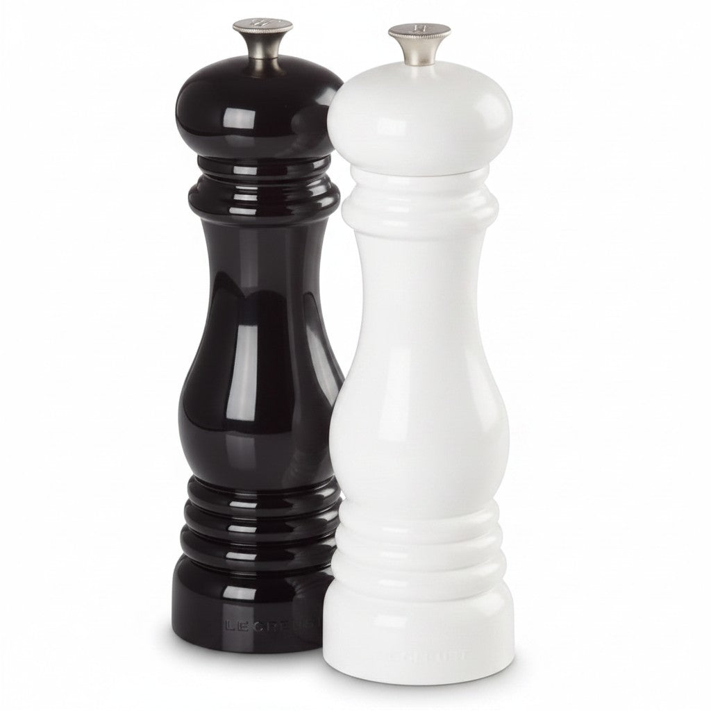 whb-superb Le Creuset Salz- und Pfeffermühlenset in Schwarz und Weiß aus robustem ABS-Kunststoff mit Keramikmahlwerk