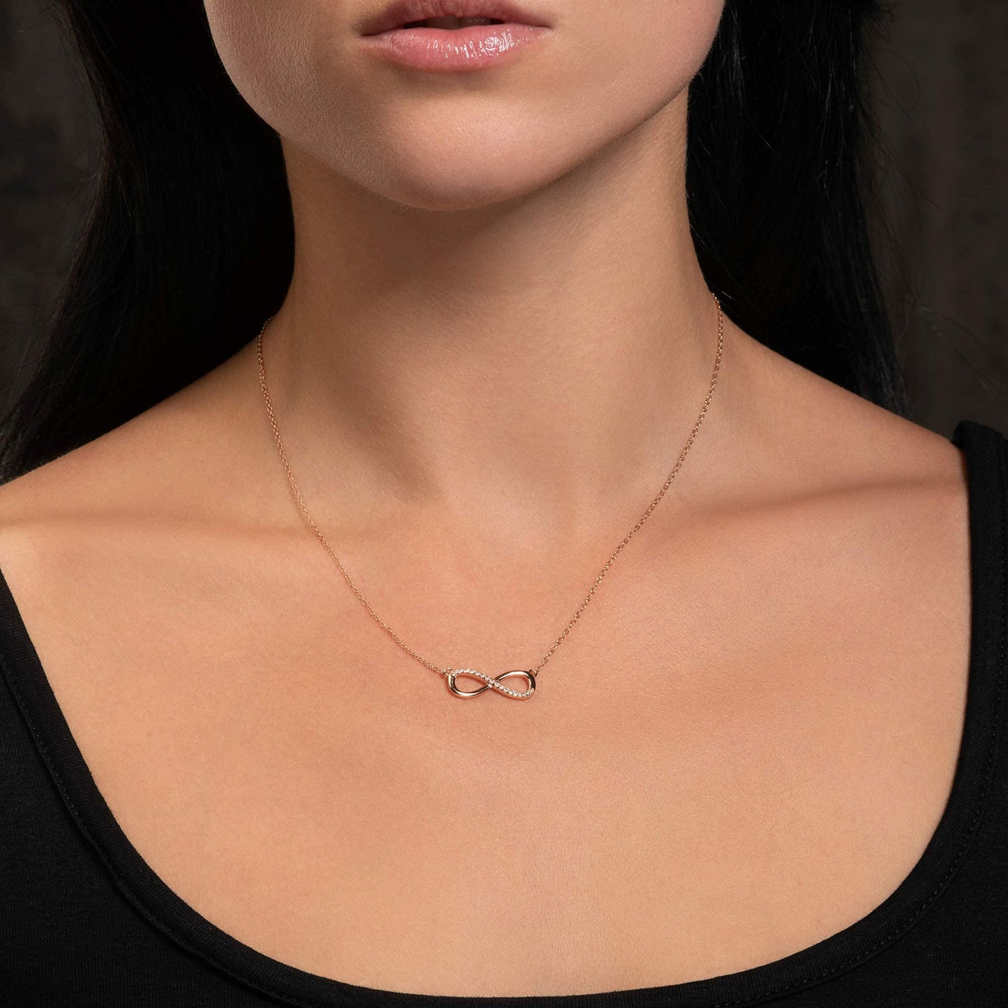 Namana Halskette Unendlichkeitssymbol-Anhänger mit Zirkonia, 18K Roségold vergoldet