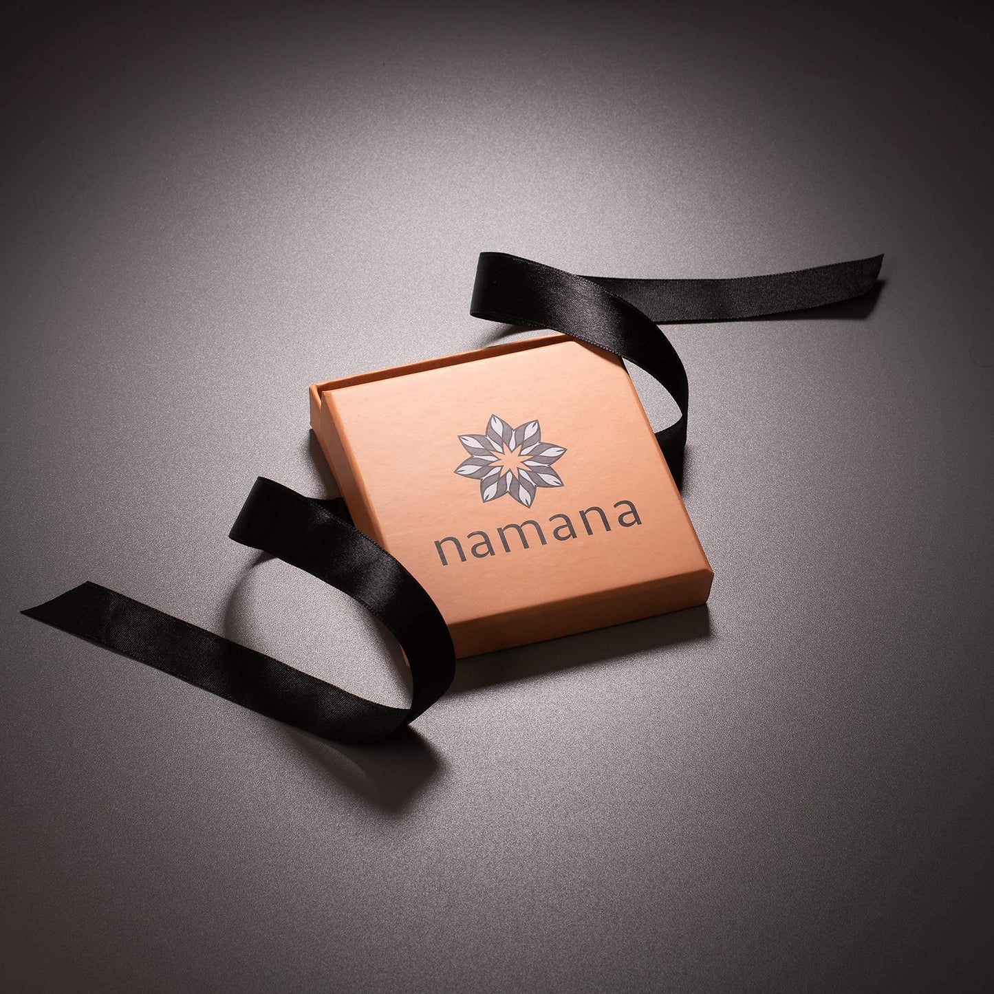 Namana Halskette Unendlichkeitssymbol-Anhänger mit Zirkonia, 18K Roségold vergoldet